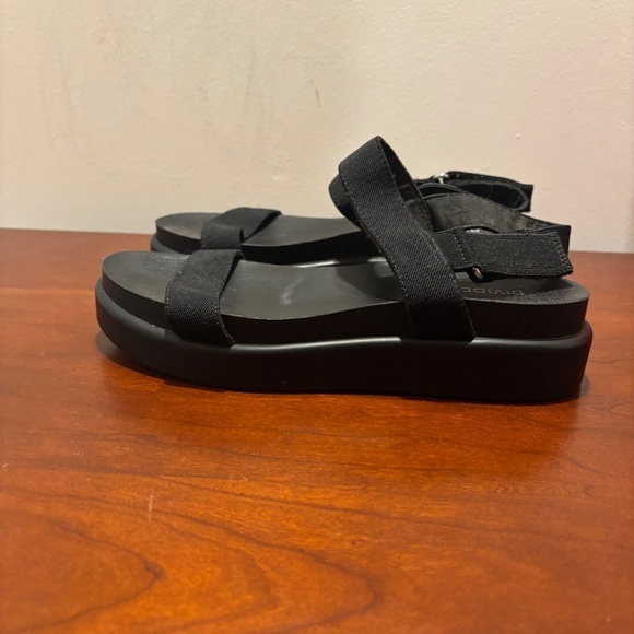 H&M Divided Platform Sandals in Black Size 38/7 - Picture 3 of 8